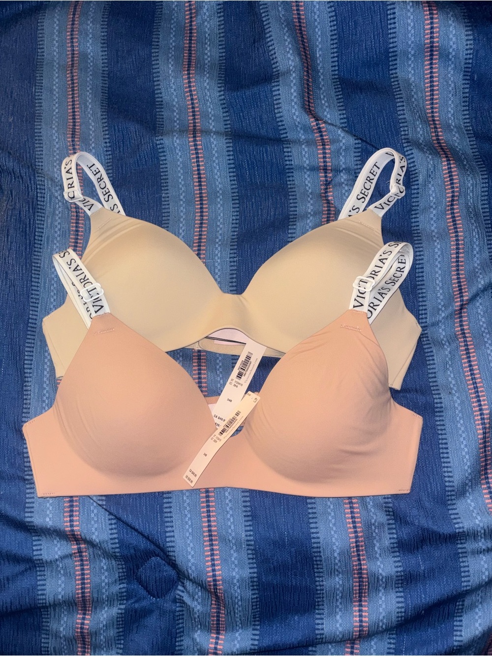 NEW WITH TAGS - Victoria's Secret Seamless Bra Duo in Nude and Blush